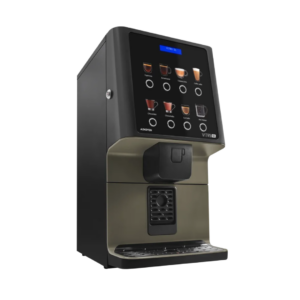 Dette billede viser en moderne kaffemaskine, Azkoyen Vitro S1, designet til kommercielt brug. Maskinen har en kompakt, elegant sort og bronze-farvet konstruktion med et brugervenligt interface. Detaljer om udseendet: Øverste sektion: Den har en stor touch-betjeningsflade med tydeligt markerede ikoner, der repræsenterer forskellige drikkevalg. Ikonerne inkluderer populære kaffevarianter som espresso, americano, cappuccino og café latte samt andre drikke som chokolade og varmt vand. Midtersektion: Udløbstuden er centralt placeret under betjeningspanelet, med plads til forskellige kopstørrelser. Der er en enkelt doseringsdyse, der gør det nemt at fylde en kop. Nederste sektion: Drypbakken i rustfrit stål er designet til at fange spild og kan nemt fjernes for rengøring.