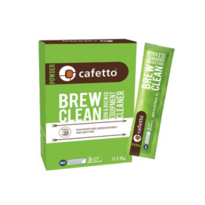 Cafetto Brew Clean pakke og en enkelt rengøringspulver-stick. Produktet er designet til rengøring af bryggere og kander og er fosfatfri, biologisk nedbrydelig og GMO-fri.