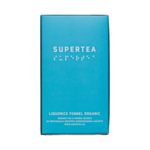 En blå æske med Supertea Liquorice Fennel. På æsken ses teksten "Supertea" og "Liquorice Fennel Organic". Økologisk te med lakrids og fennikel fra Supertea, pakket i en bæredygtig æske.
