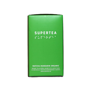 Supertea Matcha Mandarin æske. En grøn æske med teksten "Supertea" og "Matcha Mandarin Organic". Økologisk matcha-te med mandarin fra Supertea, pakket i en bæredygtig æske med 20 individuelt indpakkede tebreve.
