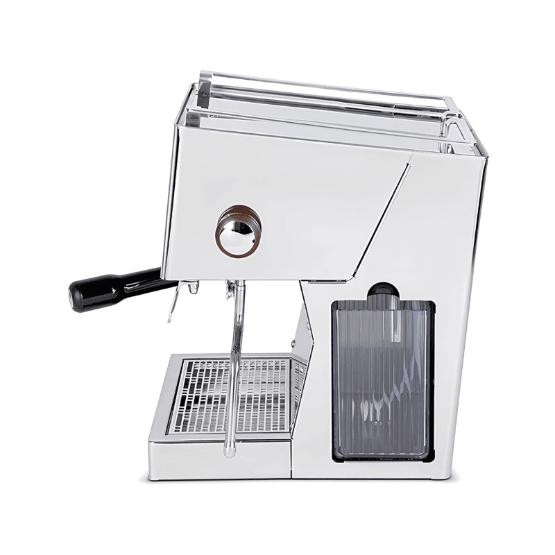 Quick Mill POP! espressomaskine set fra siden med vandbeholder synlig bagpå