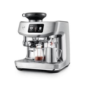 Sage Oracle Jet i stål set forfra med espresso og mælkeskum.