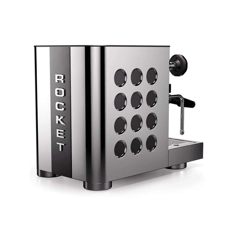 Rocket Appartamento espressomaskine set bagfra/siddevinkel; tydeligt 'ROCKET' logo præglet i sidepanelet, runde ventilationshuller og dampstav synlig fra siden.